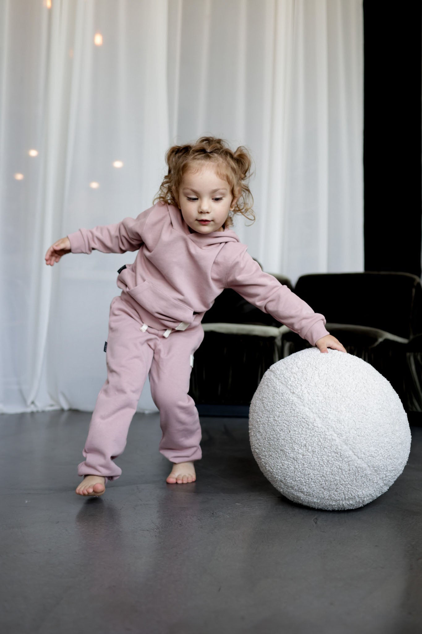 Kid playing in mauve french terry sweatpants by KidORCA