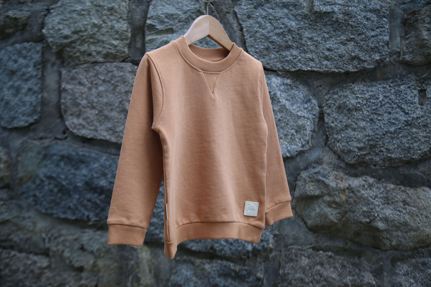 Organic french terry kids sweatshirt in sandstone beige – front view