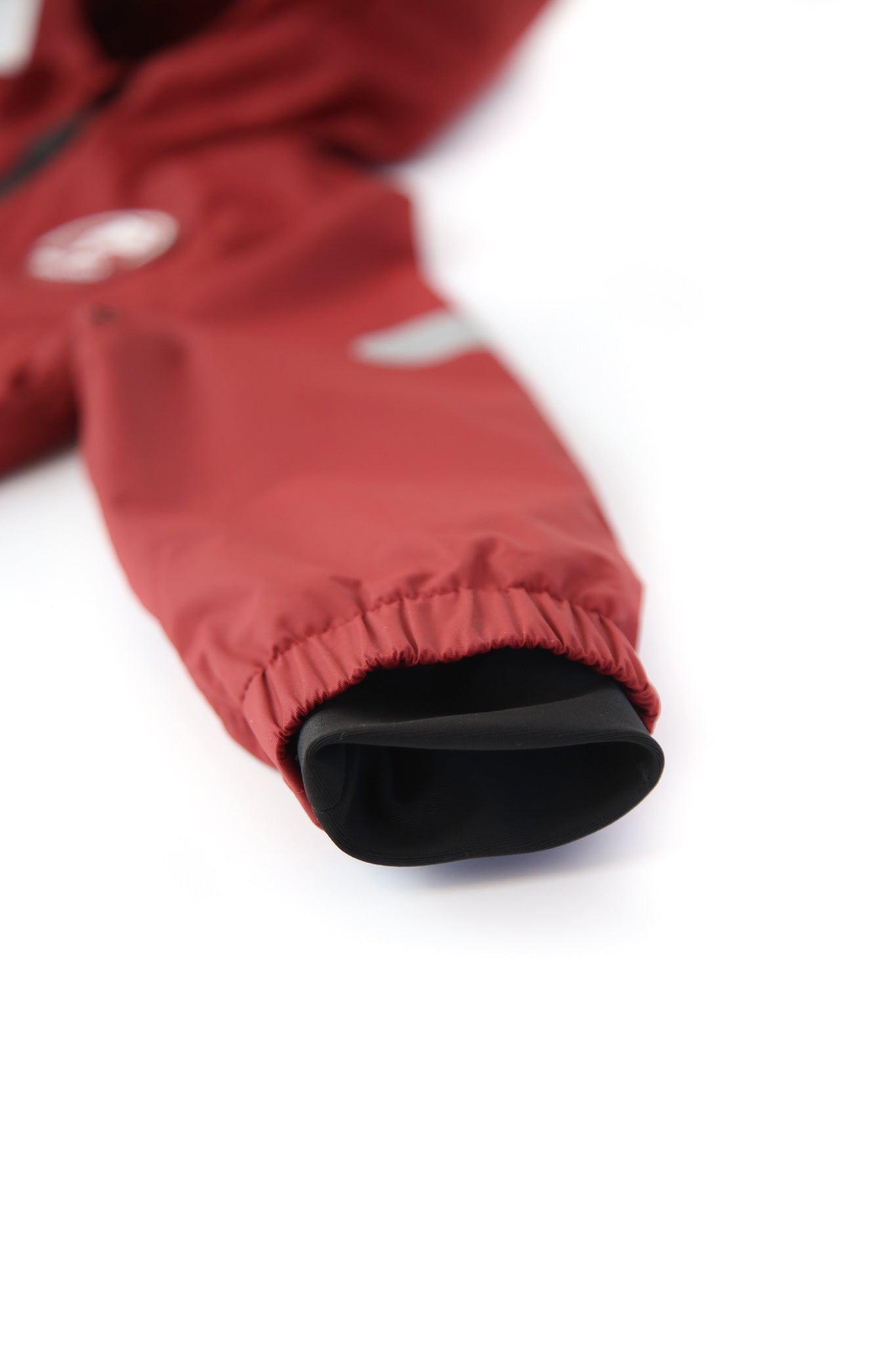 Elastic cuffs and soft lining – merlot rain jacket