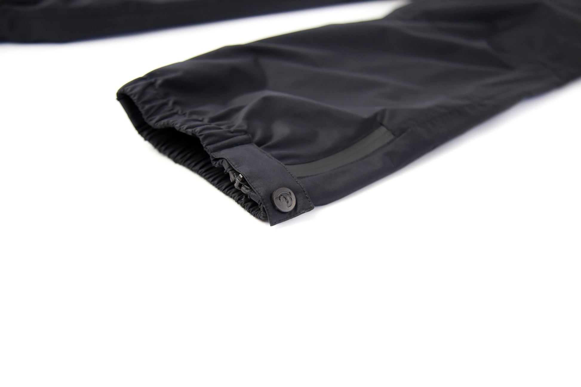 Ankle cuff detail – black insulated waterproof rain pants