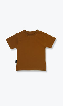 Organic cotton kids tee in ginger color – front view