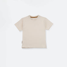 Organic cotton kids tee in oat beige – front view